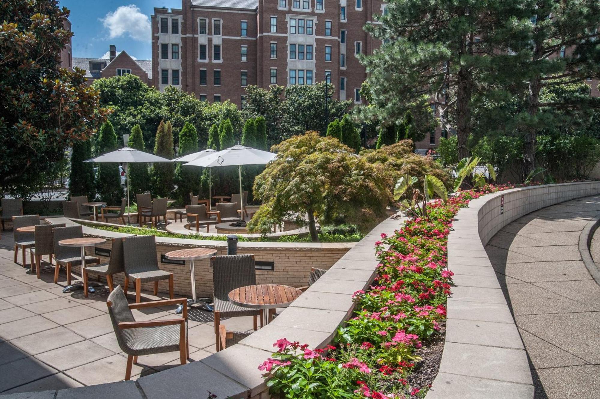 Loews Nashville Hotel At Vanderbilt Plaza Exterior photo